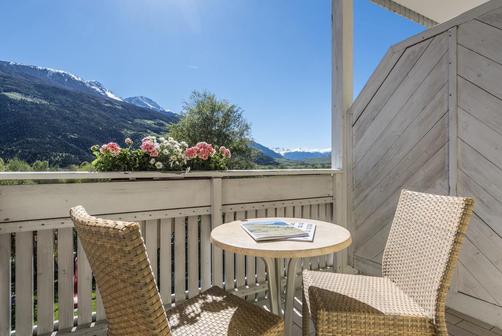 Vinschgerhof Hotel Silandro Exterior photo