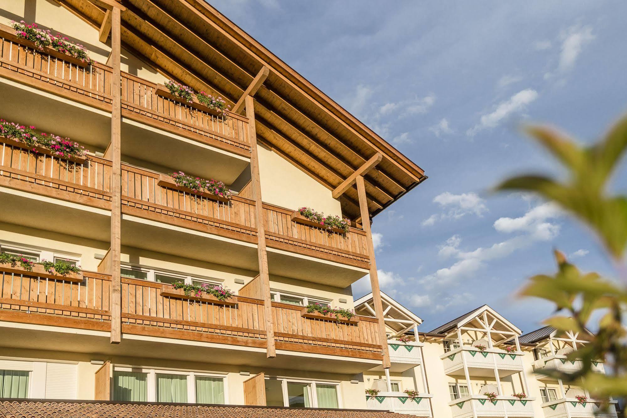 Vinschgerhof Hotel Silandro Exterior photo
